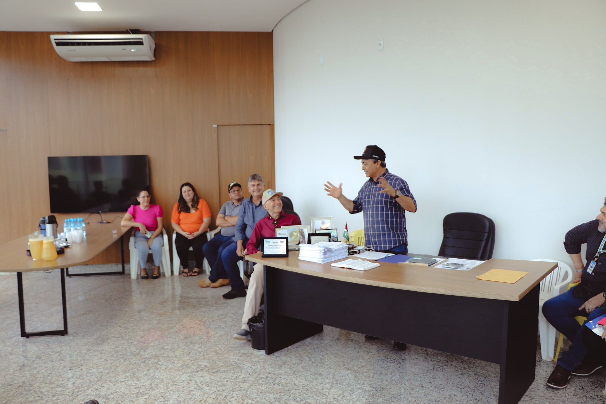 Reunião com Senador Confúcio Moura aborda demandas de Espigão D'Oeste