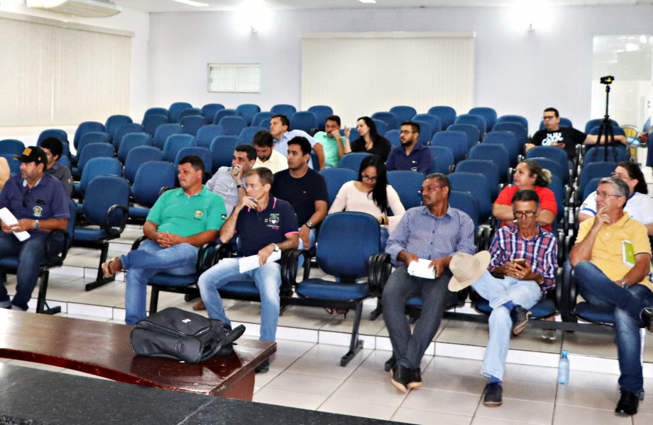 Durante Audiência Pública, vereador Joveci cobra atenção para o Travessão do JK 