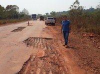 Em apoio aos ciclistas, Presidente da Câmara visita o DER/Pimenta em busca de informações