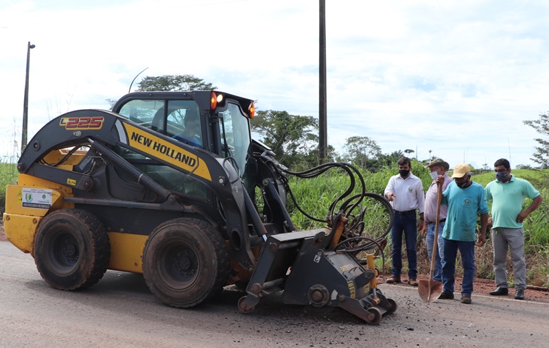 Operação Tapa Buracos tem início na RO 387, rodovia Lúcia Tereza 