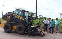 Operação Tapa Buracos tem início na RO 387, rodovia Lúcia Tereza 