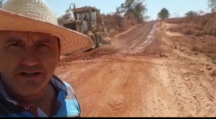 Presidente da Câmara acompanha os trabalhos do DER na estrada do Pacarana