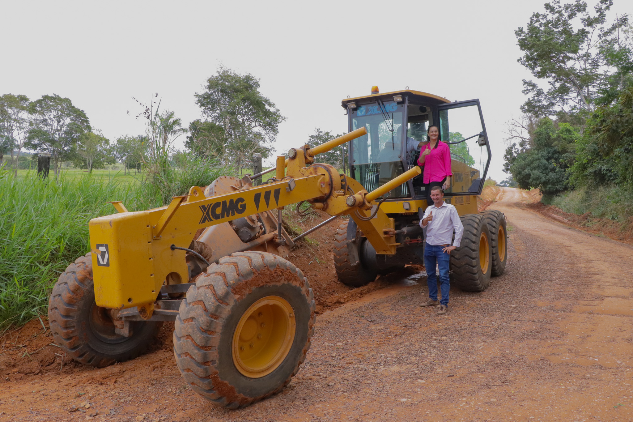 Presidente e Vice Presidente do Poder Legislativo visitam obras de recuperação de estradas na Linha 7 e ouvem demandas da comunidade