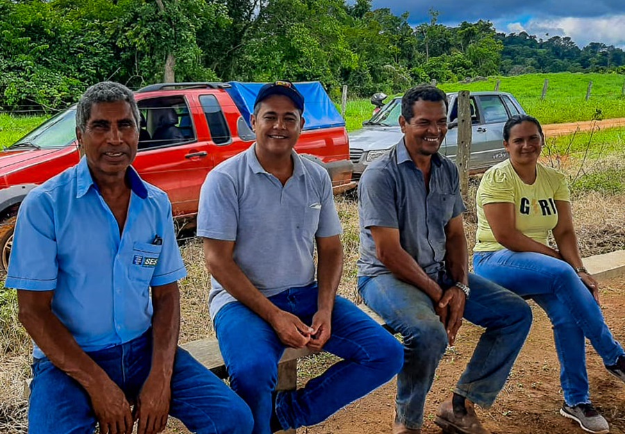 Produtores rurais do Nosso Caminho recebem a visita do vereador professor Hermes