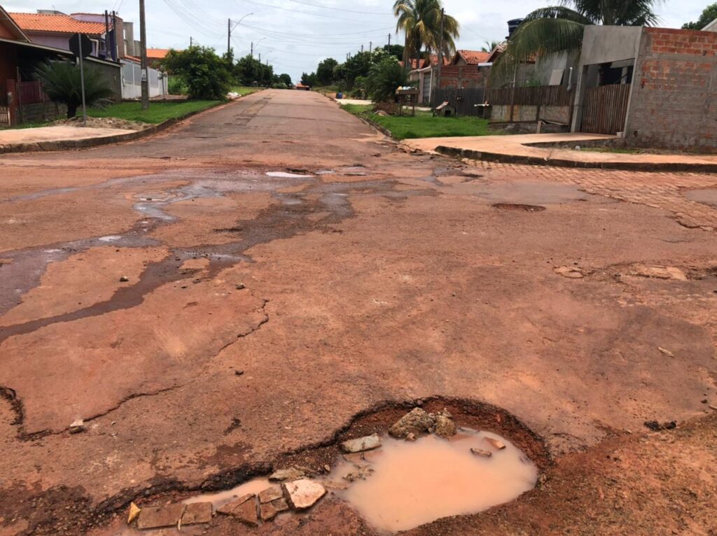 Vereadora Delker Nobre solicita atenção da COTRAN para o bairro Jorge Teixeira